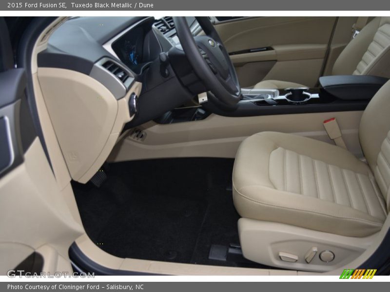 Tuxedo Black Metallic / Dune 2015 Ford Fusion SE