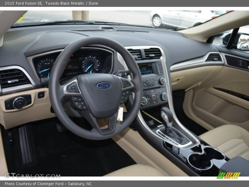 Tuxedo Black Metallic / Dune 2015 Ford Fusion SE