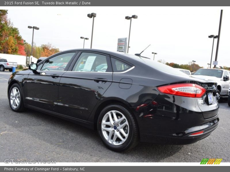 Tuxedo Black Metallic / Dune 2015 Ford Fusion SE