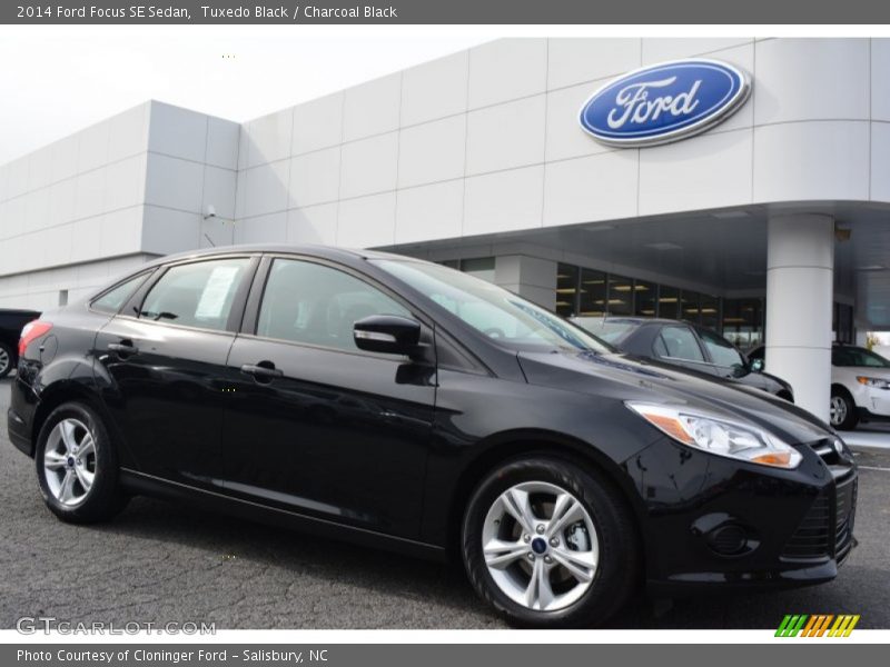 Tuxedo Black / Charcoal Black 2014 Ford Focus SE Sedan
