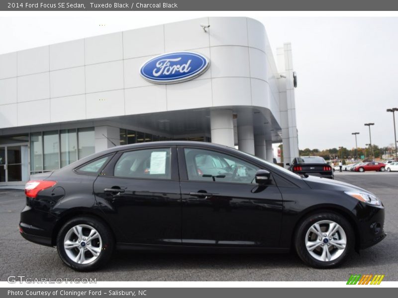 Tuxedo Black / Charcoal Black 2014 Ford Focus SE Sedan