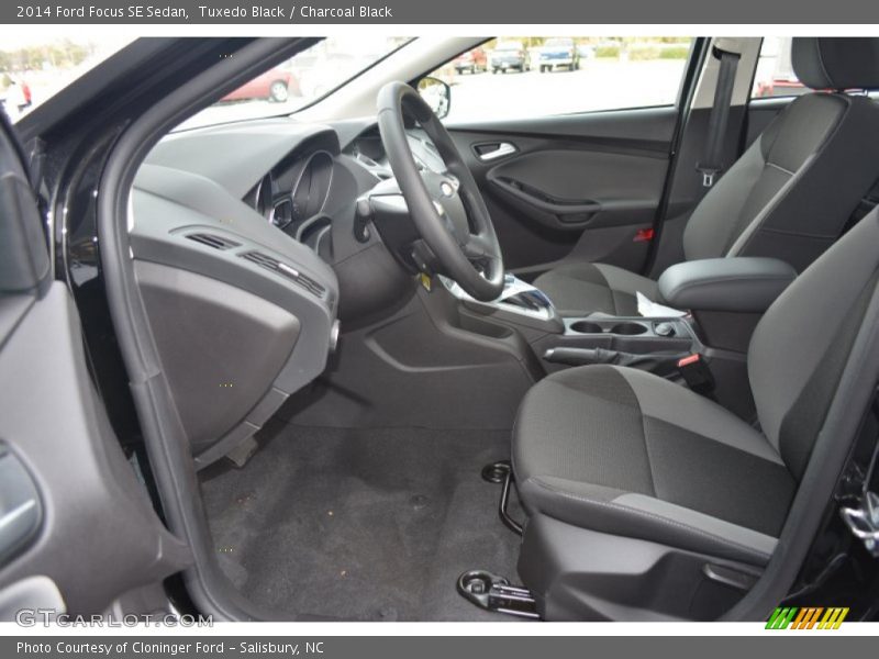 Tuxedo Black / Charcoal Black 2014 Ford Focus SE Sedan