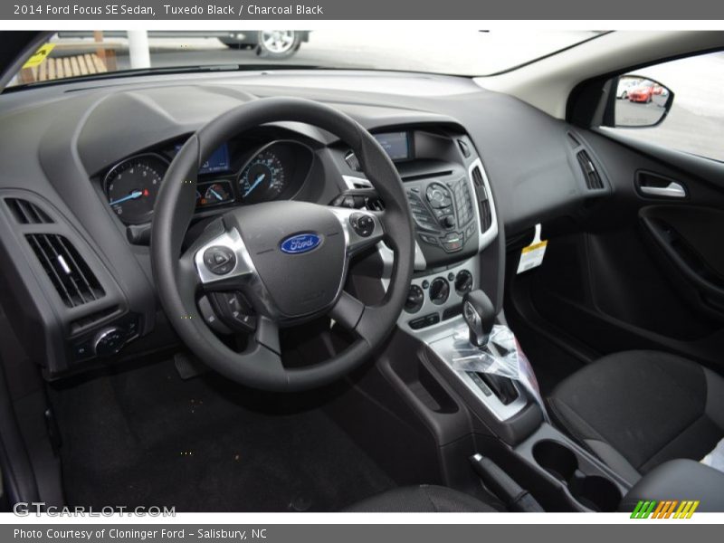 Tuxedo Black / Charcoal Black 2014 Ford Focus SE Sedan