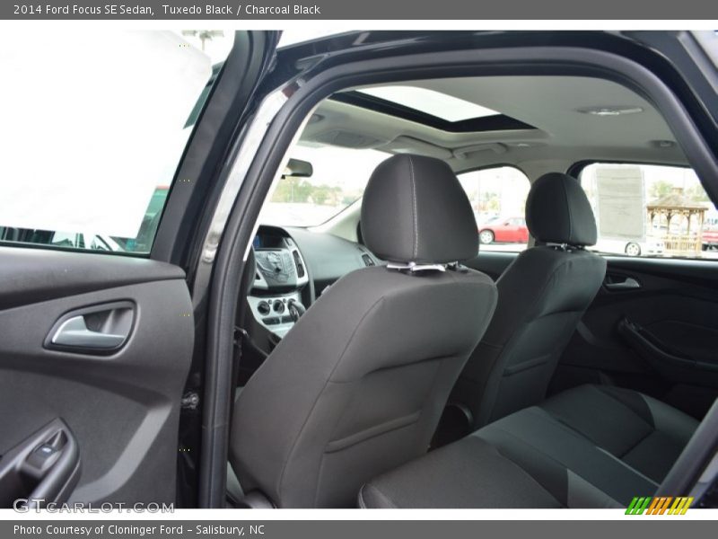 Tuxedo Black / Charcoal Black 2014 Ford Focus SE Sedan
