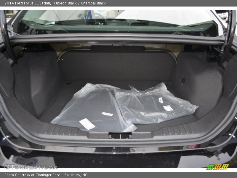 Tuxedo Black / Charcoal Black 2014 Ford Focus SE Sedan