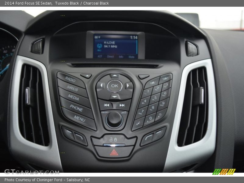 Tuxedo Black / Charcoal Black 2014 Ford Focus SE Sedan