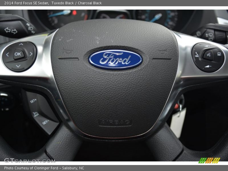 Tuxedo Black / Charcoal Black 2014 Ford Focus SE Sedan