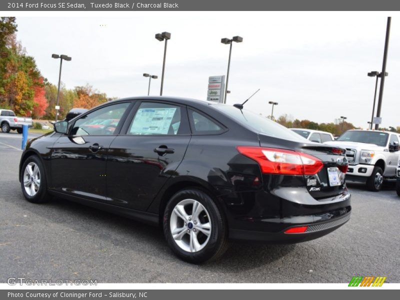 Tuxedo Black / Charcoal Black 2014 Ford Focus SE Sedan