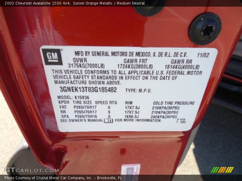 Sunset Orange Metallic / Medium Neutral 2003 Chevrolet Avalanche 1500 4x4