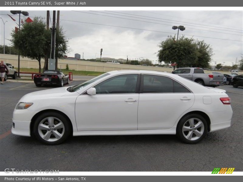 Super White / Ash 2011 Toyota Camry SE V6