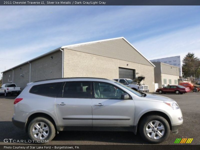 Silver Ice Metallic / Dark Gray/Light Gray 2011 Chevrolet Traverse LS