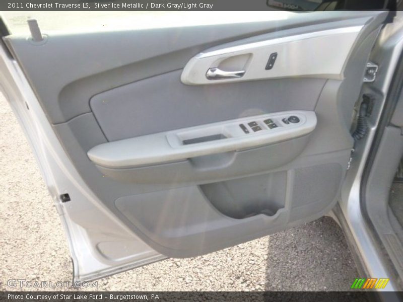 Silver Ice Metallic / Dark Gray/Light Gray 2011 Chevrolet Traverse LS
