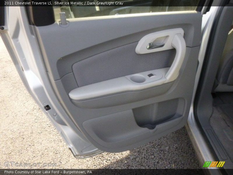 Silver Ice Metallic / Dark Gray/Light Gray 2011 Chevrolet Traverse LS