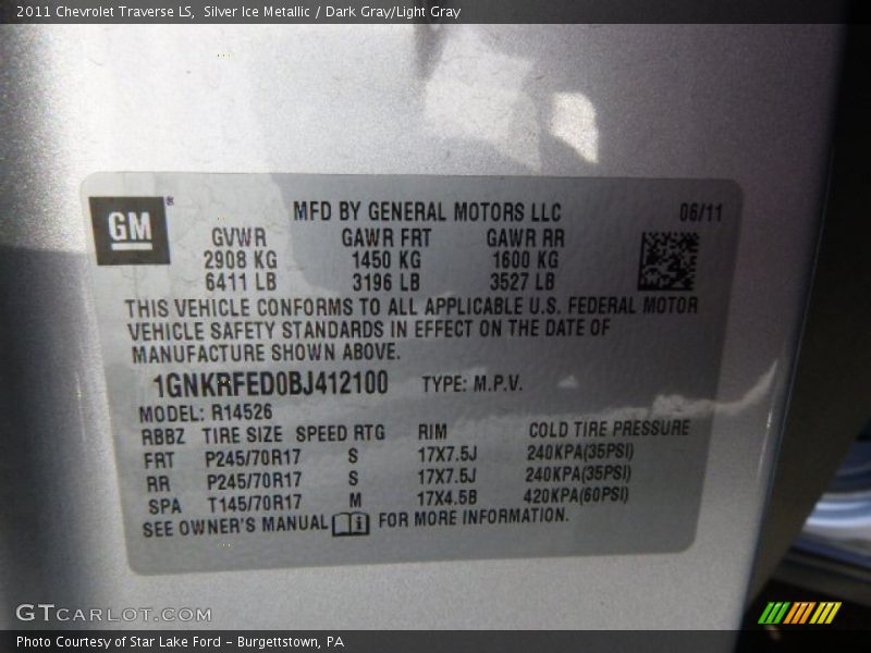 Silver Ice Metallic / Dark Gray/Light Gray 2011 Chevrolet Traverse LS