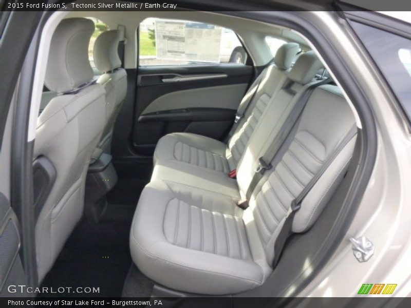 Tectonic Silver Metallic / Earth Gray 2015 Ford Fusion S