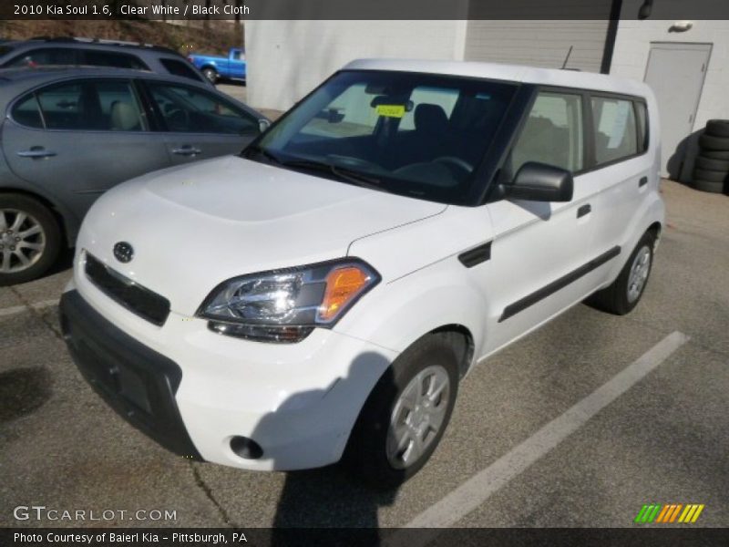 Clear White / Black Cloth 2010 Kia Soul 1.6
