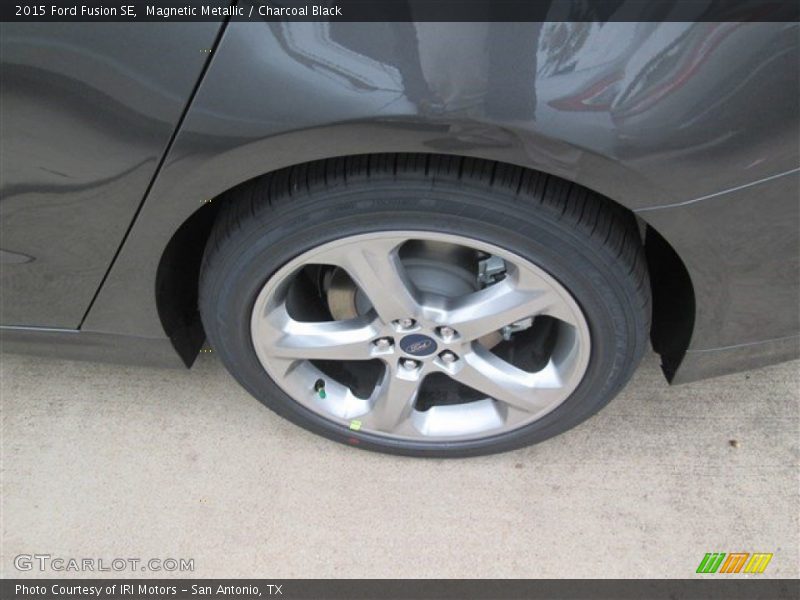 Magnetic Metallic / Charcoal Black 2015 Ford Fusion SE