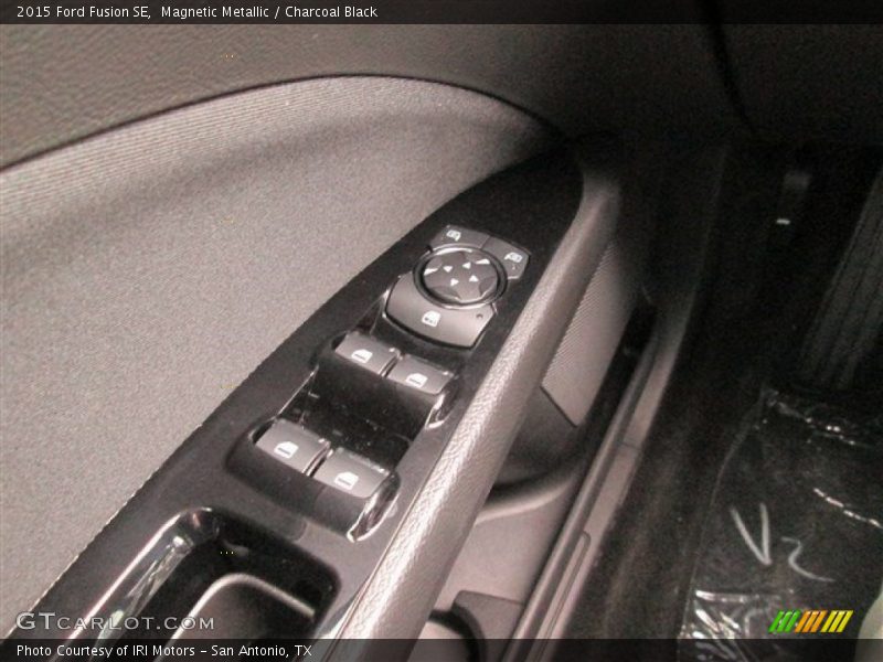 Magnetic Metallic / Charcoal Black 2015 Ford Fusion SE