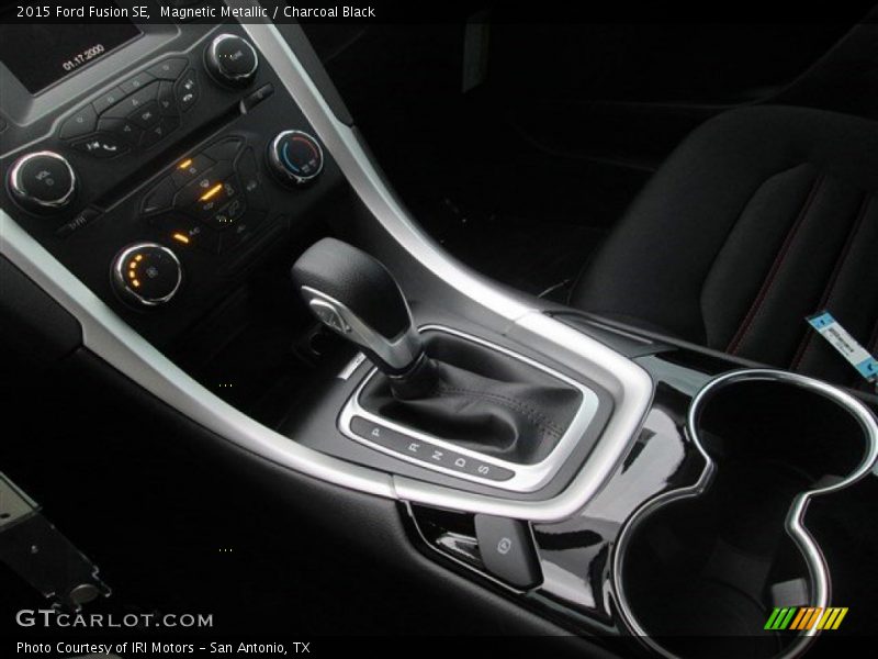 Magnetic Metallic / Charcoal Black 2015 Ford Fusion SE
