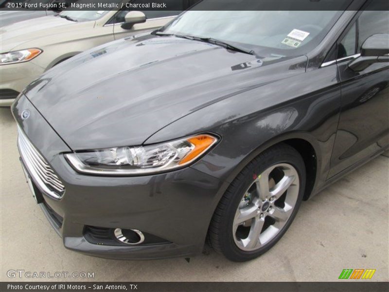 Magnetic Metallic / Charcoal Black 2015 Ford Fusion SE