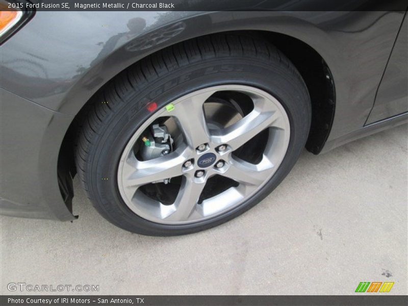 Magnetic Metallic / Charcoal Black 2015 Ford Fusion SE
