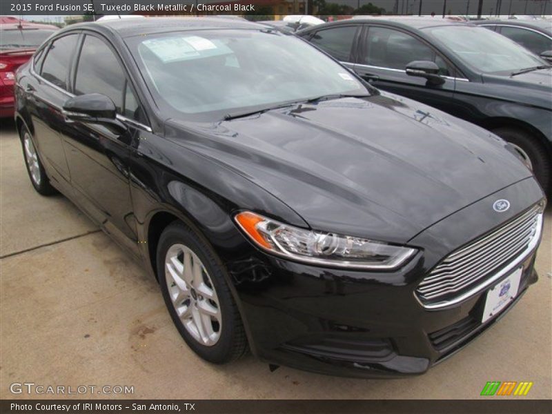 Tuxedo Black Metallic / Charcoal Black 2015 Ford Fusion SE