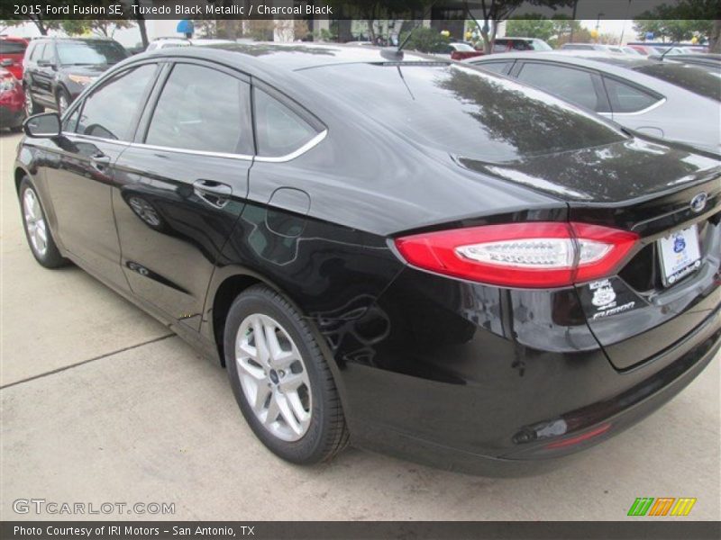 Tuxedo Black Metallic / Charcoal Black 2015 Ford Fusion SE