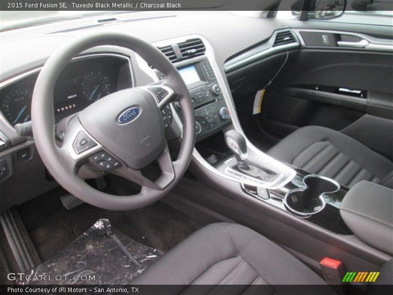 Tuxedo Black Metallic / Charcoal Black 2015 Ford Fusion SE
