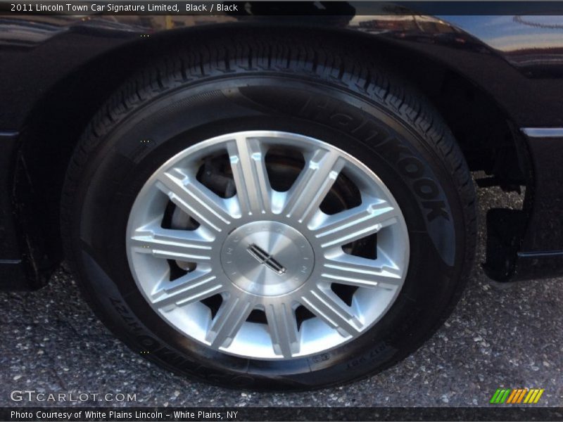 Black / Black 2011 Lincoln Town Car Signature Limited