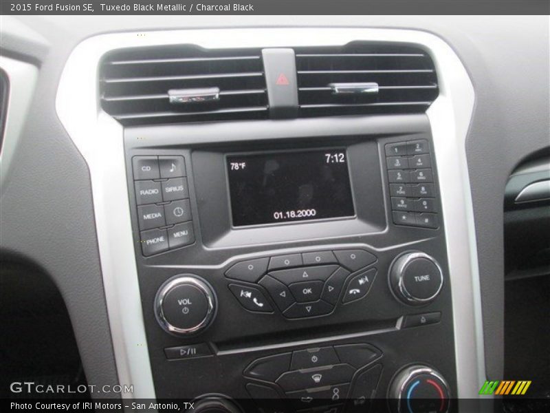 Tuxedo Black Metallic / Charcoal Black 2015 Ford Fusion SE