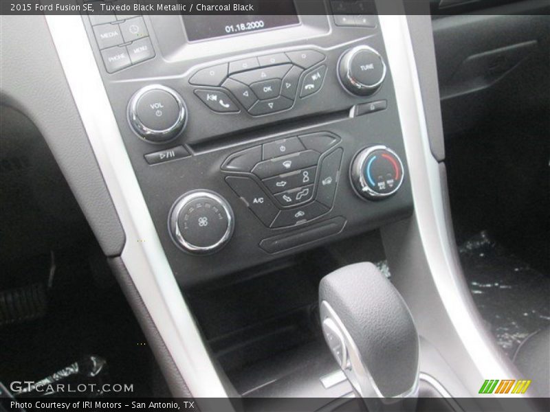 Tuxedo Black Metallic / Charcoal Black 2015 Ford Fusion SE