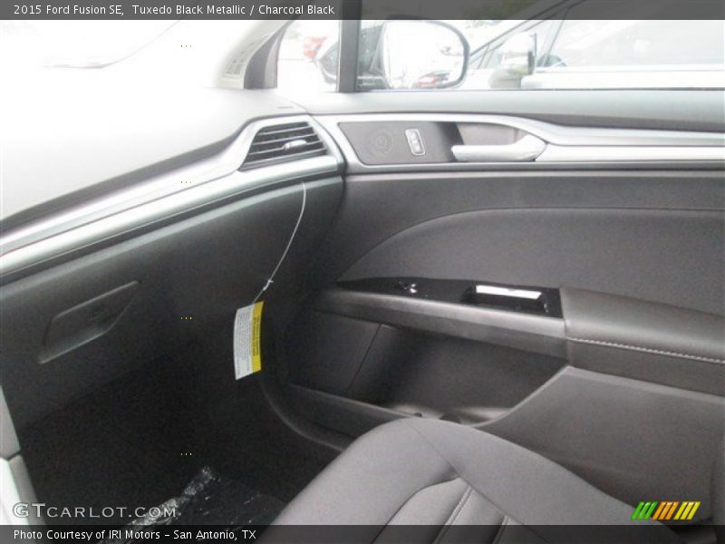 Tuxedo Black Metallic / Charcoal Black 2015 Ford Fusion SE