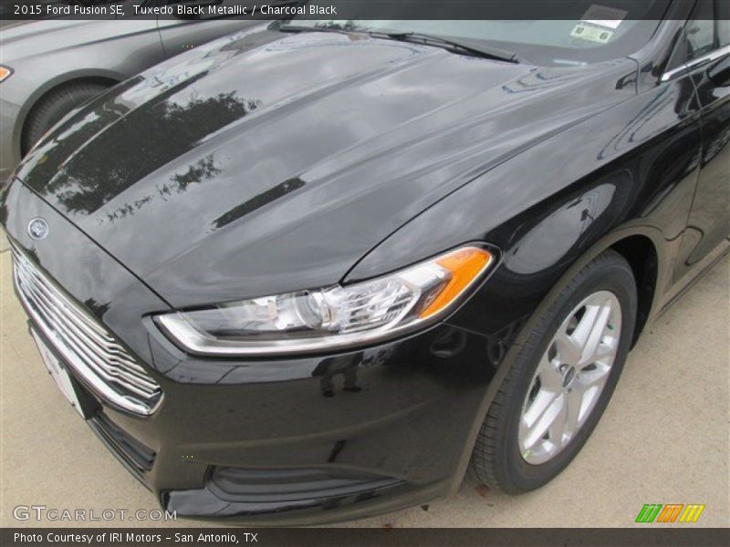 Tuxedo Black Metallic / Charcoal Black 2015 Ford Fusion SE