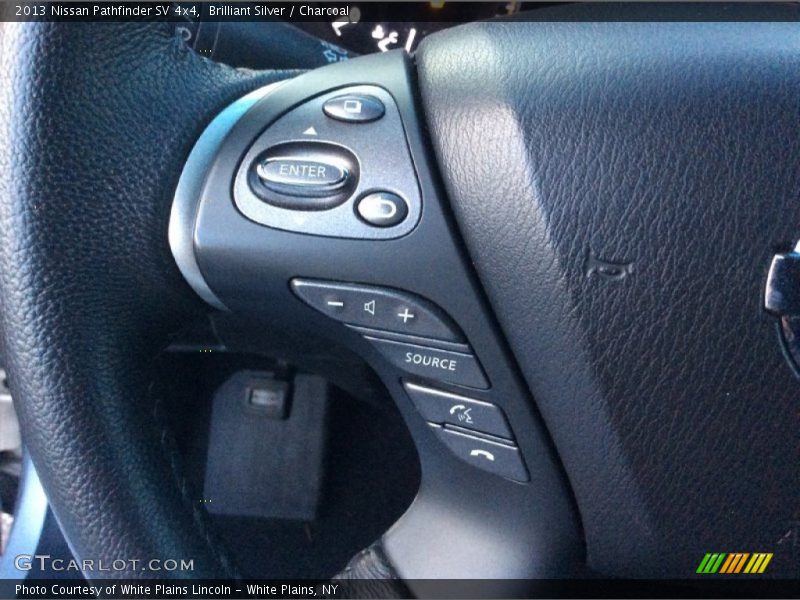 Brilliant Silver / Charcoal 2013 Nissan Pathfinder SV 4x4