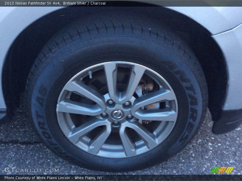 Brilliant Silver / Charcoal 2013 Nissan Pathfinder SV 4x4