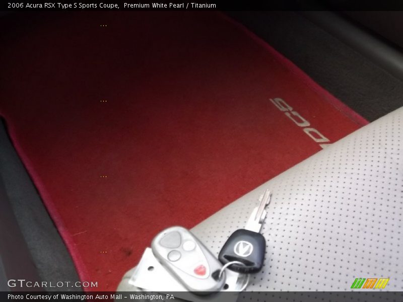 Premium White Pearl / Titanium 2006 Acura RSX Type S Sports Coupe