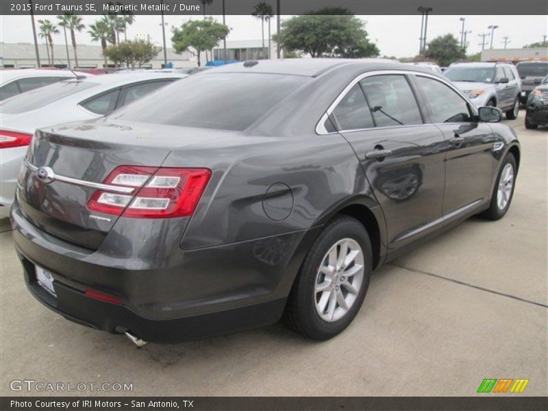 Magnetic Metallic / Dune 2015 Ford Taurus SE