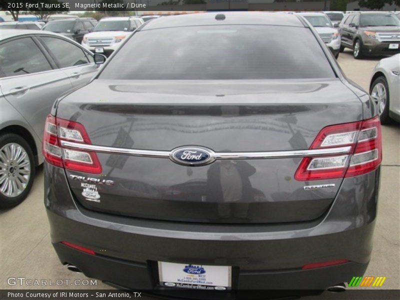 Magnetic Metallic / Dune 2015 Ford Taurus SE