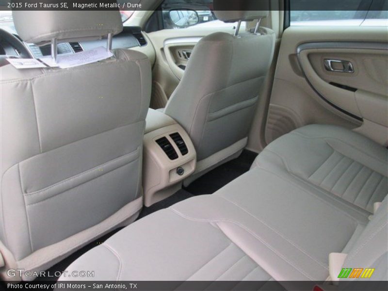 Magnetic Metallic / Dune 2015 Ford Taurus SE