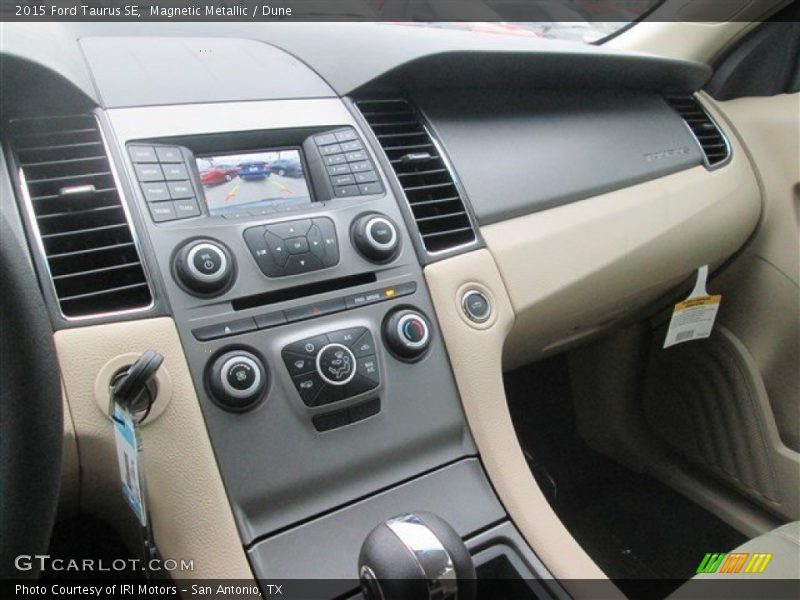 Magnetic Metallic / Dune 2015 Ford Taurus SE