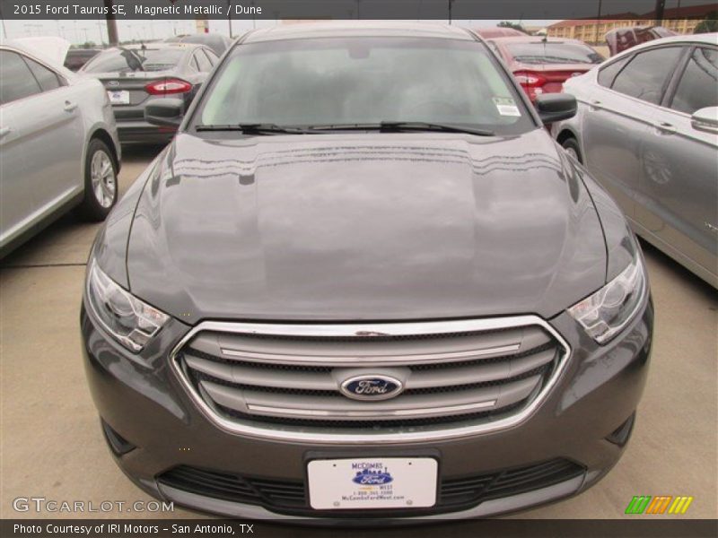 Magnetic Metallic / Dune 2015 Ford Taurus SE