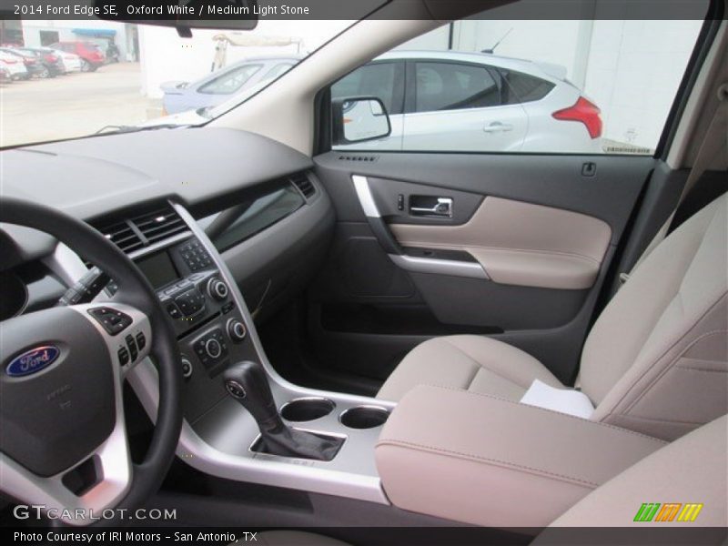 Oxford White / Medium Light Stone 2014 Ford Edge SE