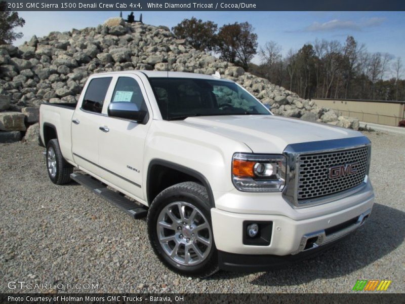Front 3/4 View of 2015 Sierra 1500 Denali Crew Cab 4x4