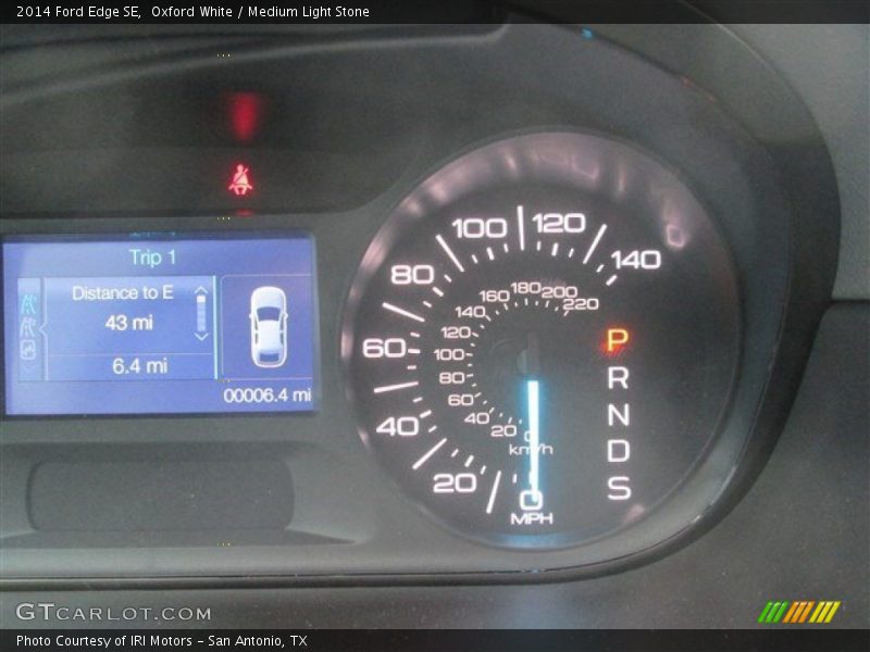Oxford White / Medium Light Stone 2014 Ford Edge SE