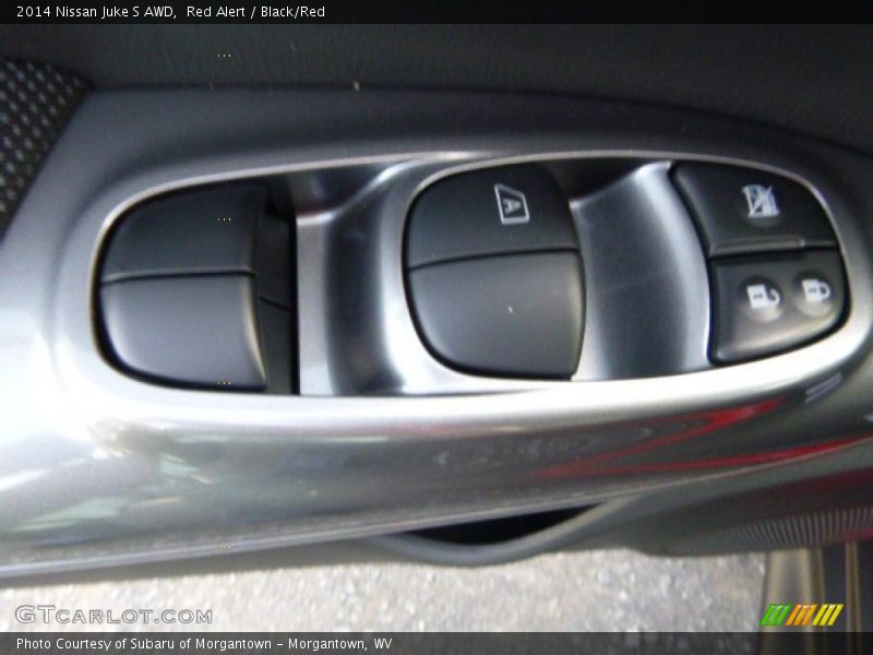 Red Alert / Black/Red 2014 Nissan Juke S AWD