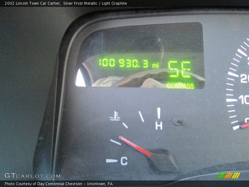 Silver Frost Metallic / Light Graphite 2002 Lincoln Town Car Cartier