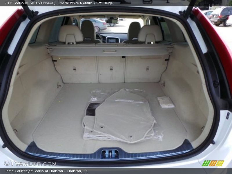 Crystal White Metallic / Soft Beige 2015 Volvo XC60 T6 Drive-E