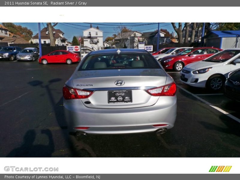 Radiant Silver / Gray 2011 Hyundai Sonata SE
