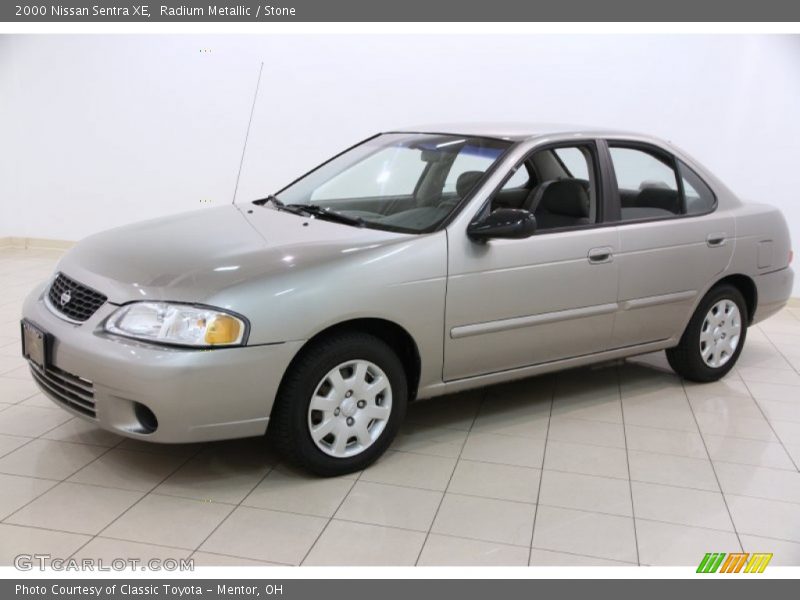 Radium Metallic / Stone 2000 Nissan Sentra XE