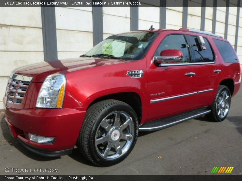 Front 3/4 View of 2013 Escalade Luxury AWD